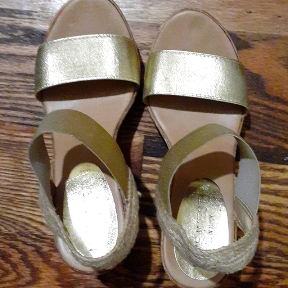 Nine West wedge heels with box - Picture 3 of 7